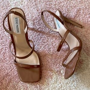 Size 10, Steve Madden. Worn once, good as new.